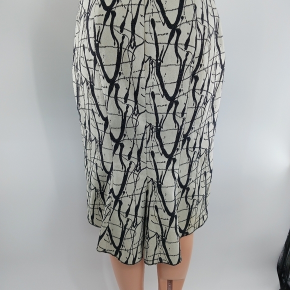 BCBGMAXAZRIA Skirt Paint Splatter Pencil Ruffle Back Womens Size 2 - Picture 4 of 7